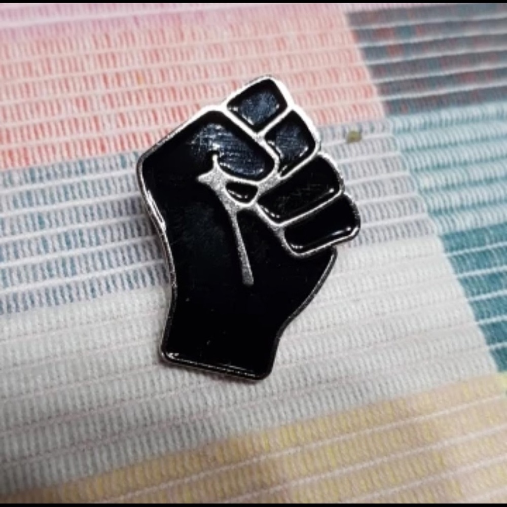 BLM - Black Lives Matter Handmade Enamel Pin - Picture 2 of 16